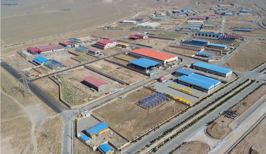 زمین ۱۷۵ متر الوار