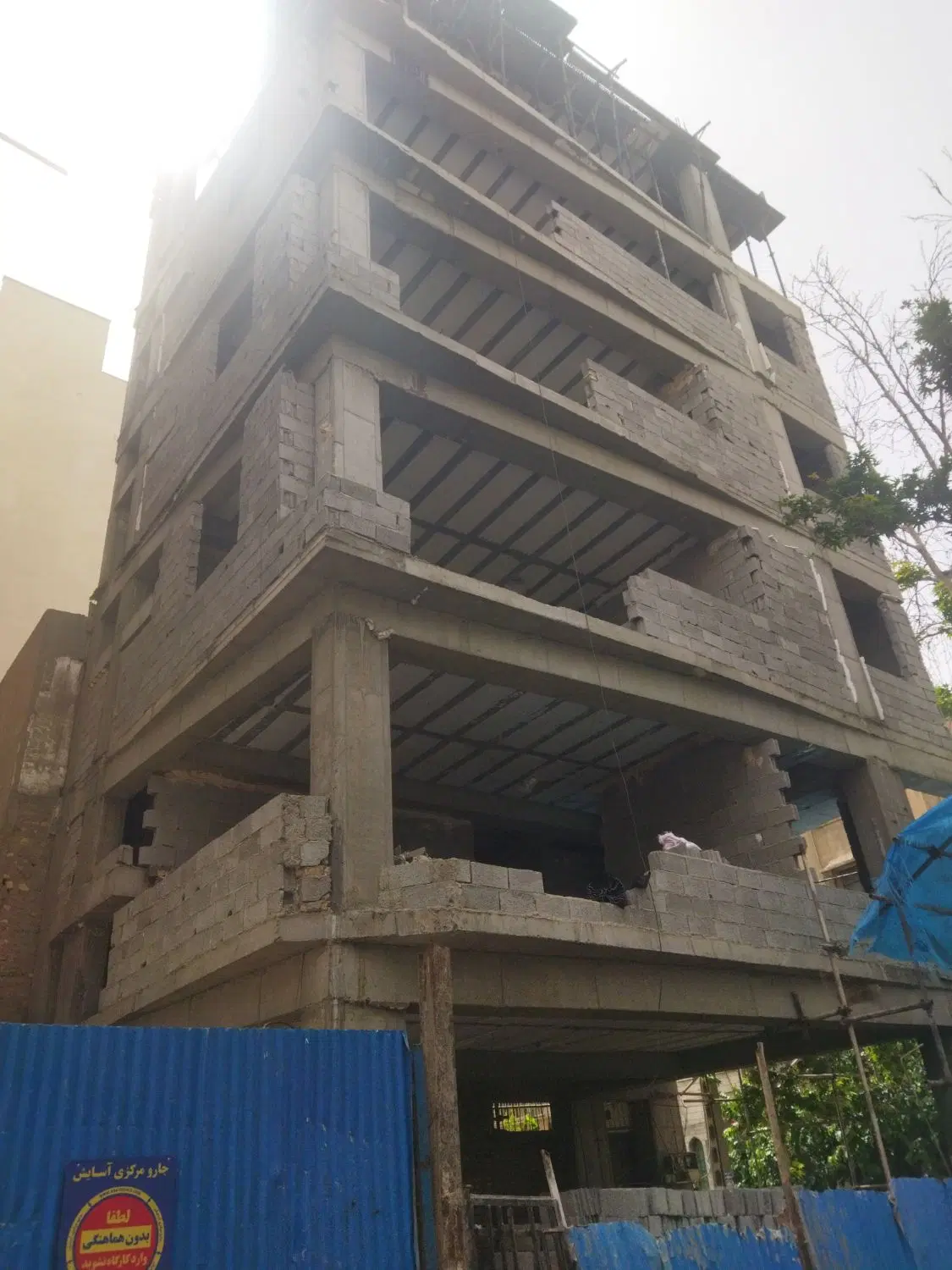 حدود بیست متر مغازه سرنبش