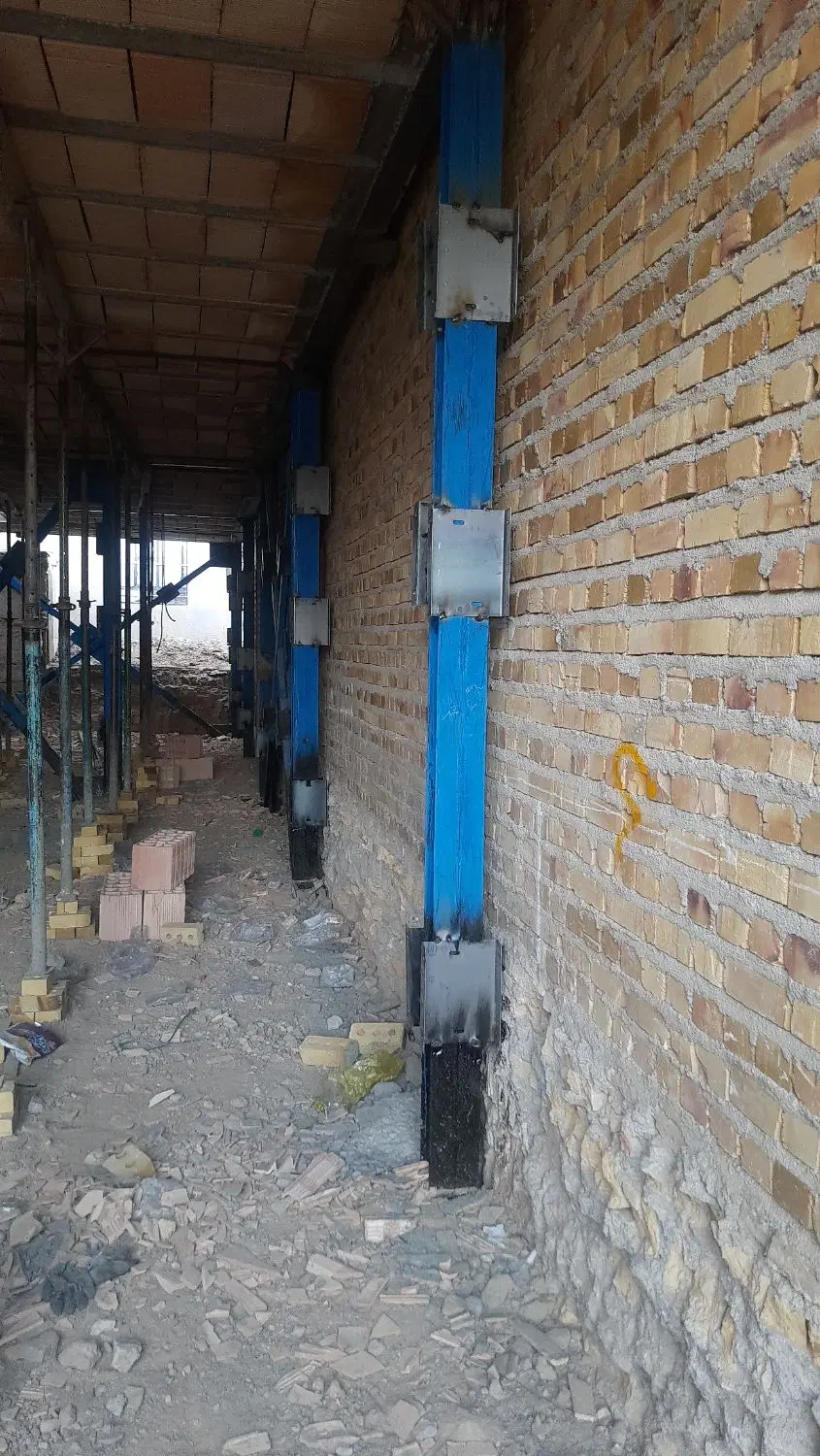 منزل فروشی نیمه ساز