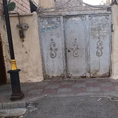 یک دستگاه منزل مسکونی صد متری