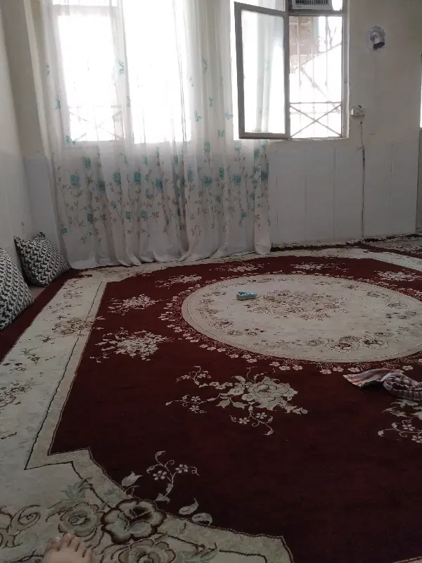 واحد ۶۰متری طبقه همکف.