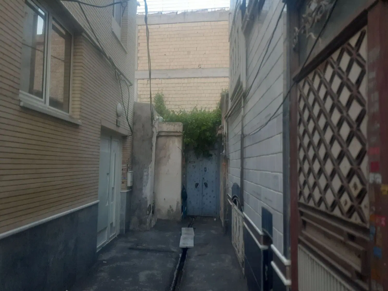 خانه ۷۰متری ۳طبقه روبروی کلینیک شیخ الریس مارالان