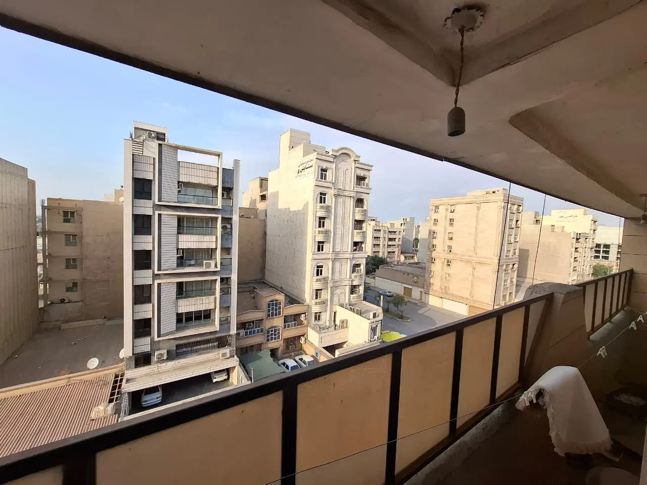 واحد ۱۰۵ متری  با مستر در باهنر