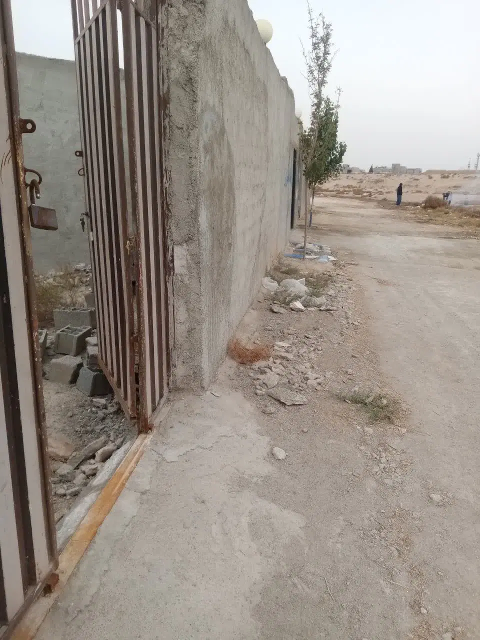 ۱۳۰مترچهاردیواری ماشین رو