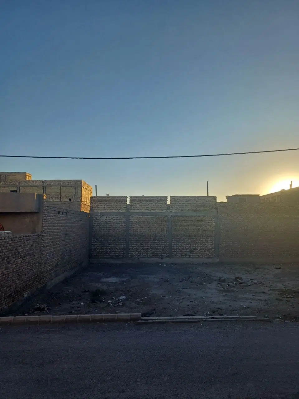 زمین فروشی