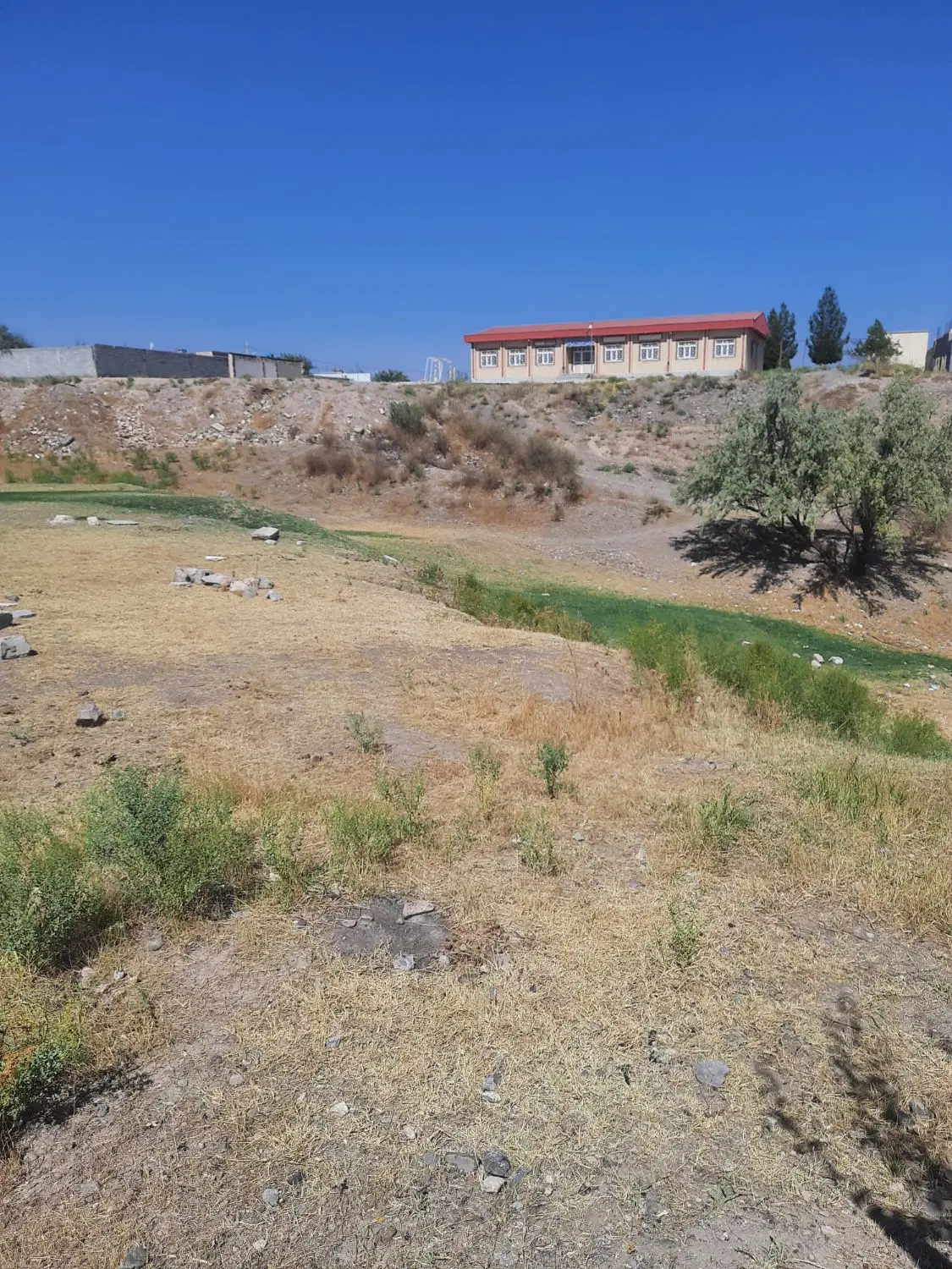 زمین داخل محوطه روستای سبز