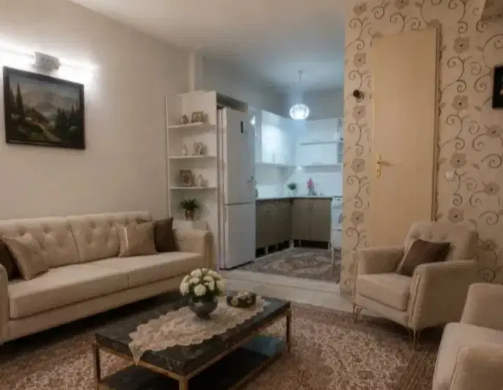 ۴۳ متری فول امکانات ولیعصر