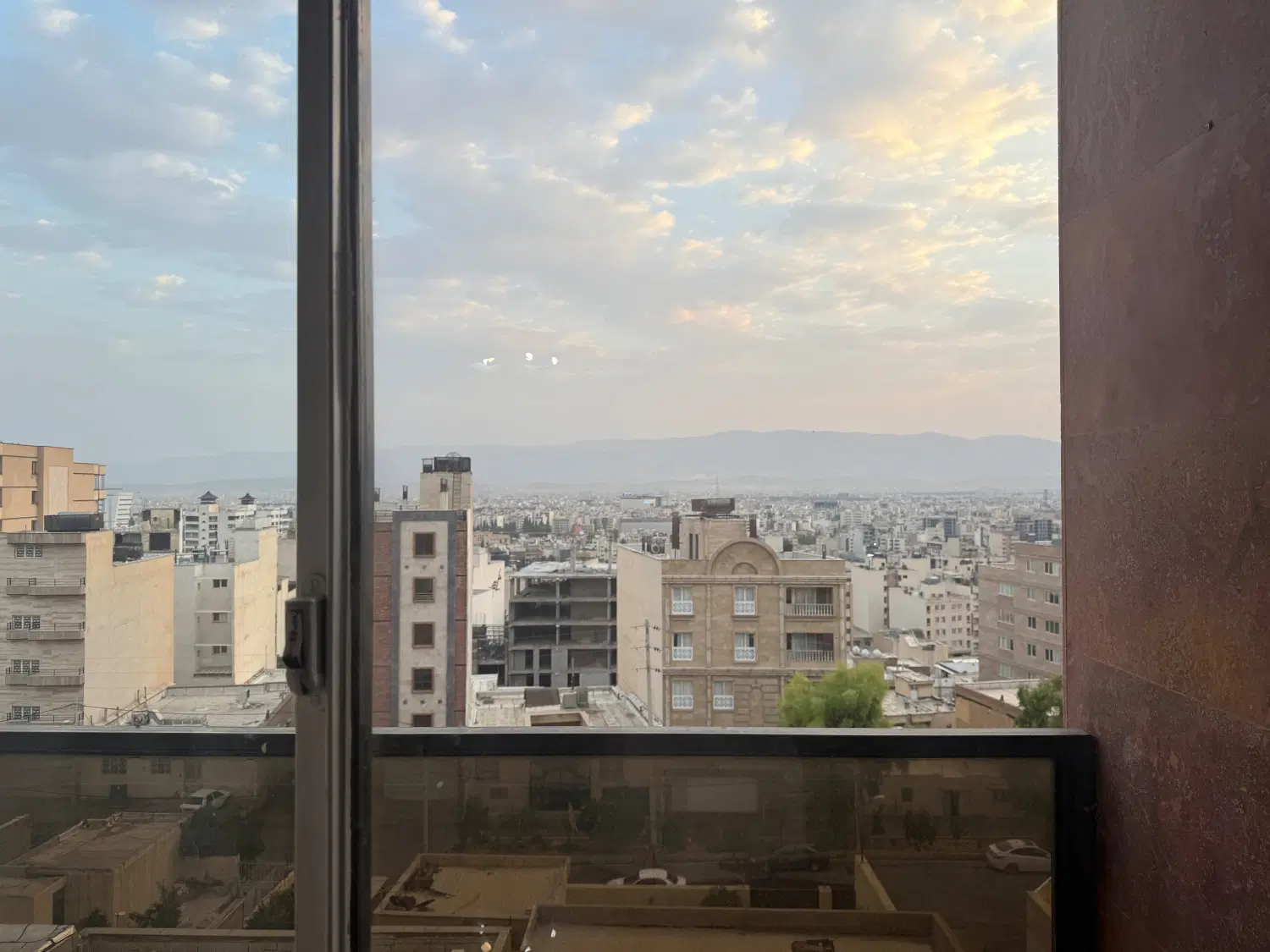 رهن و اجاره واحد ۳ خوابه خیابان دانشگاه