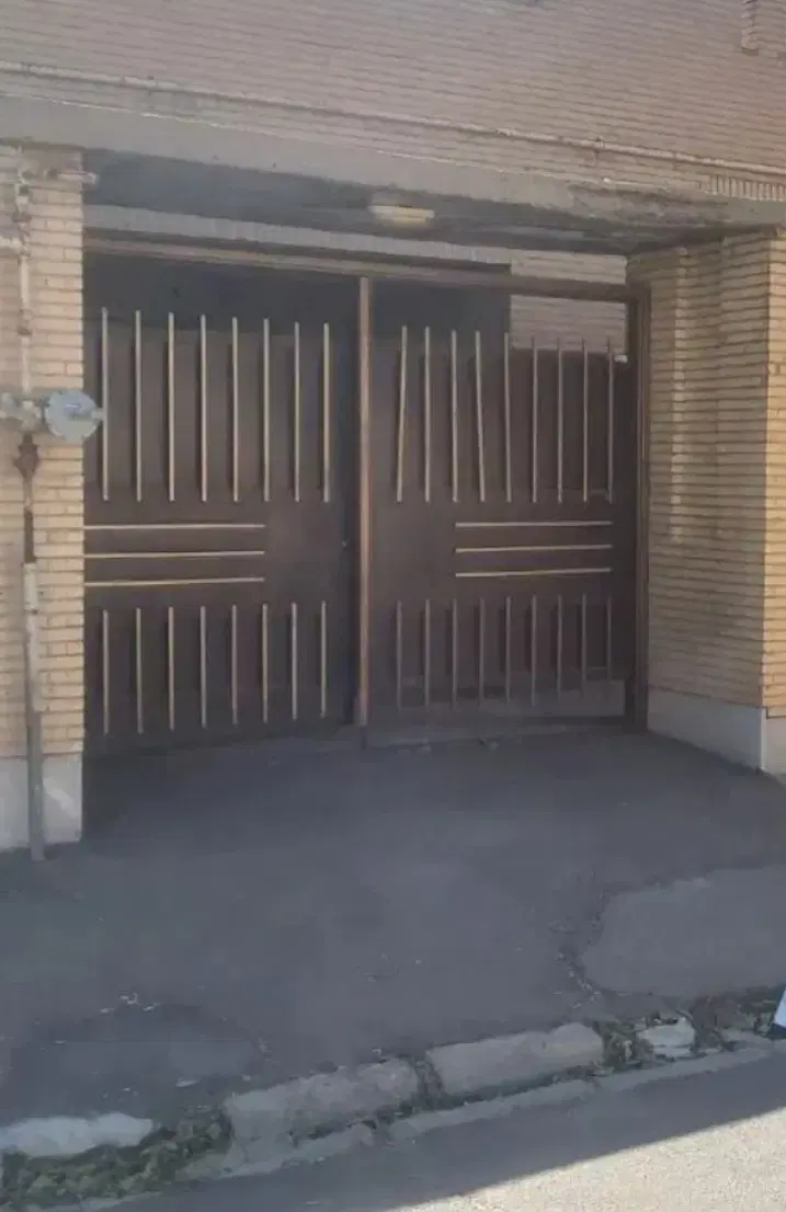 ویلا مهاجران ۲۹۰ متر