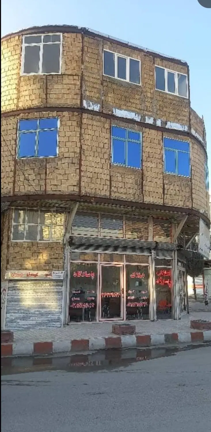 ملک سه برخیابان اصلی