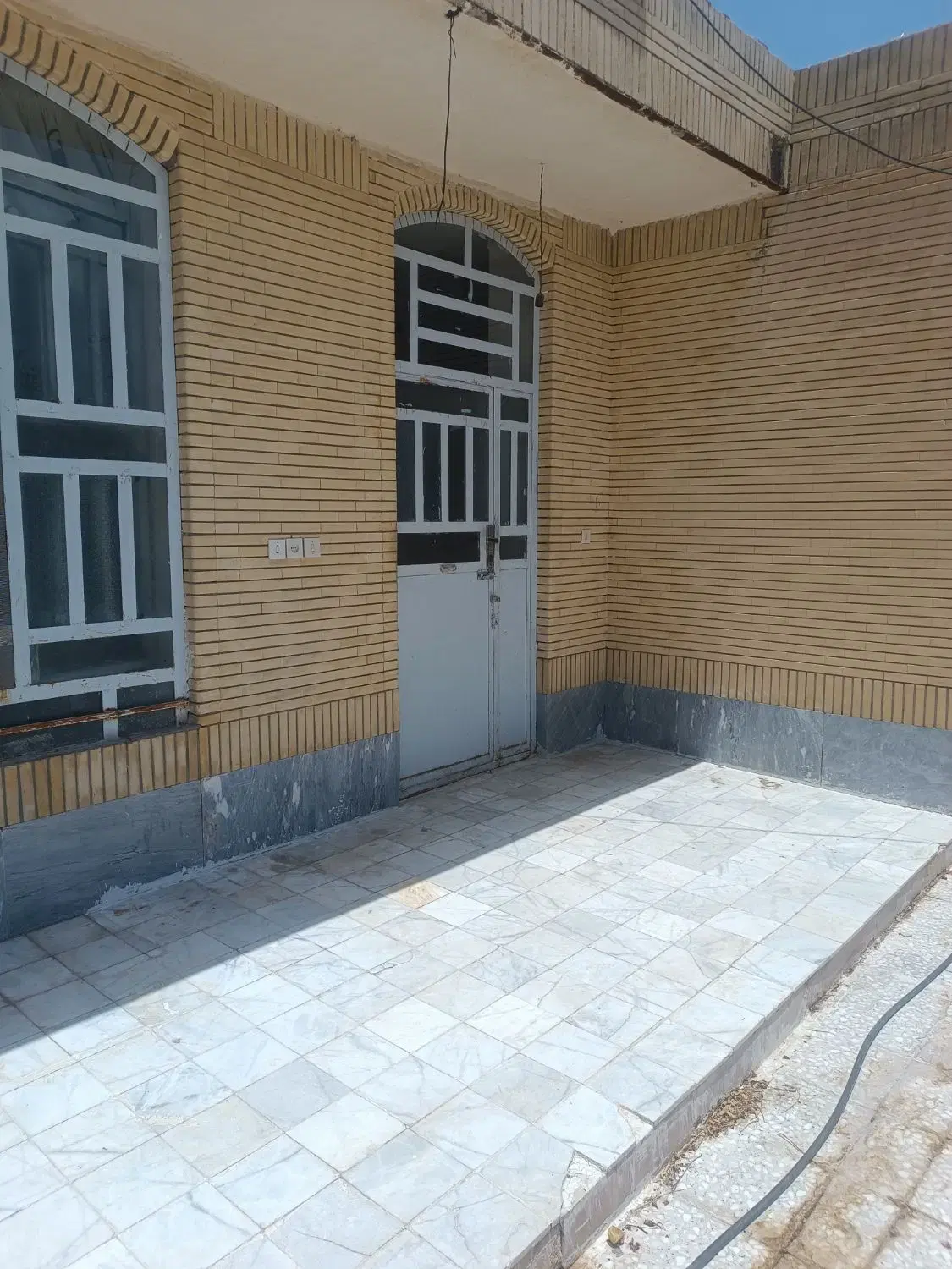 اجاره ۲۶۰ متر ویلایی زیر بنا ۱۰۰ متر