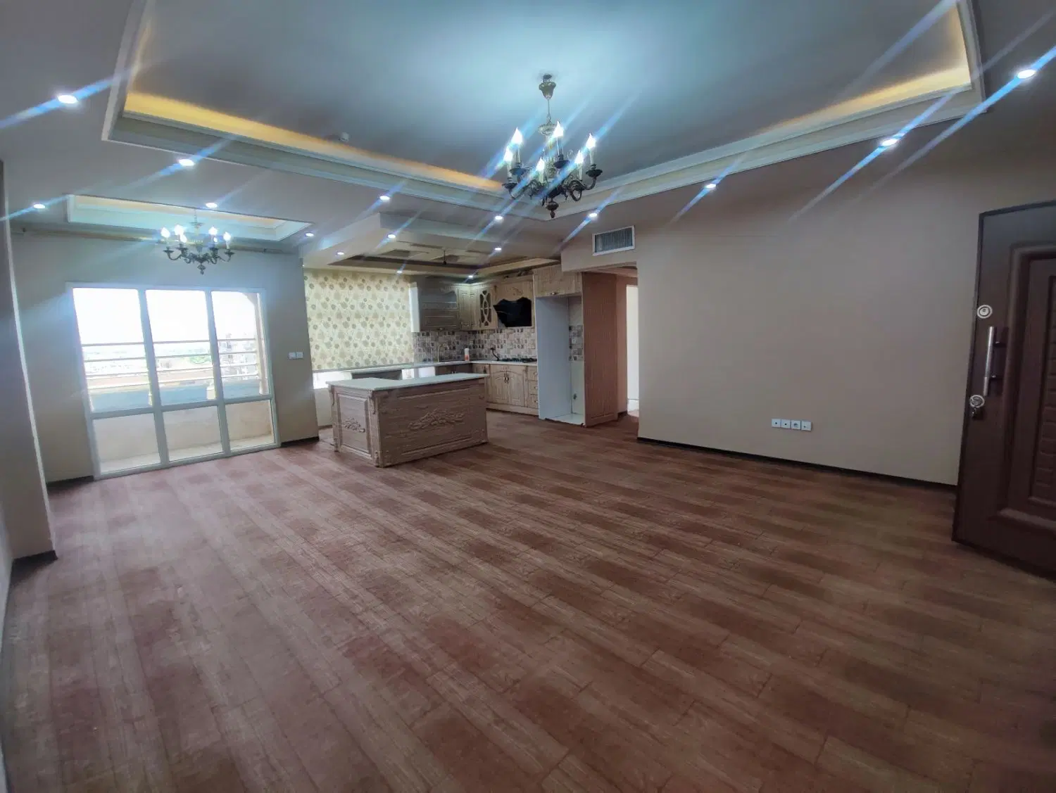 ۹۲ متری فول امکانات