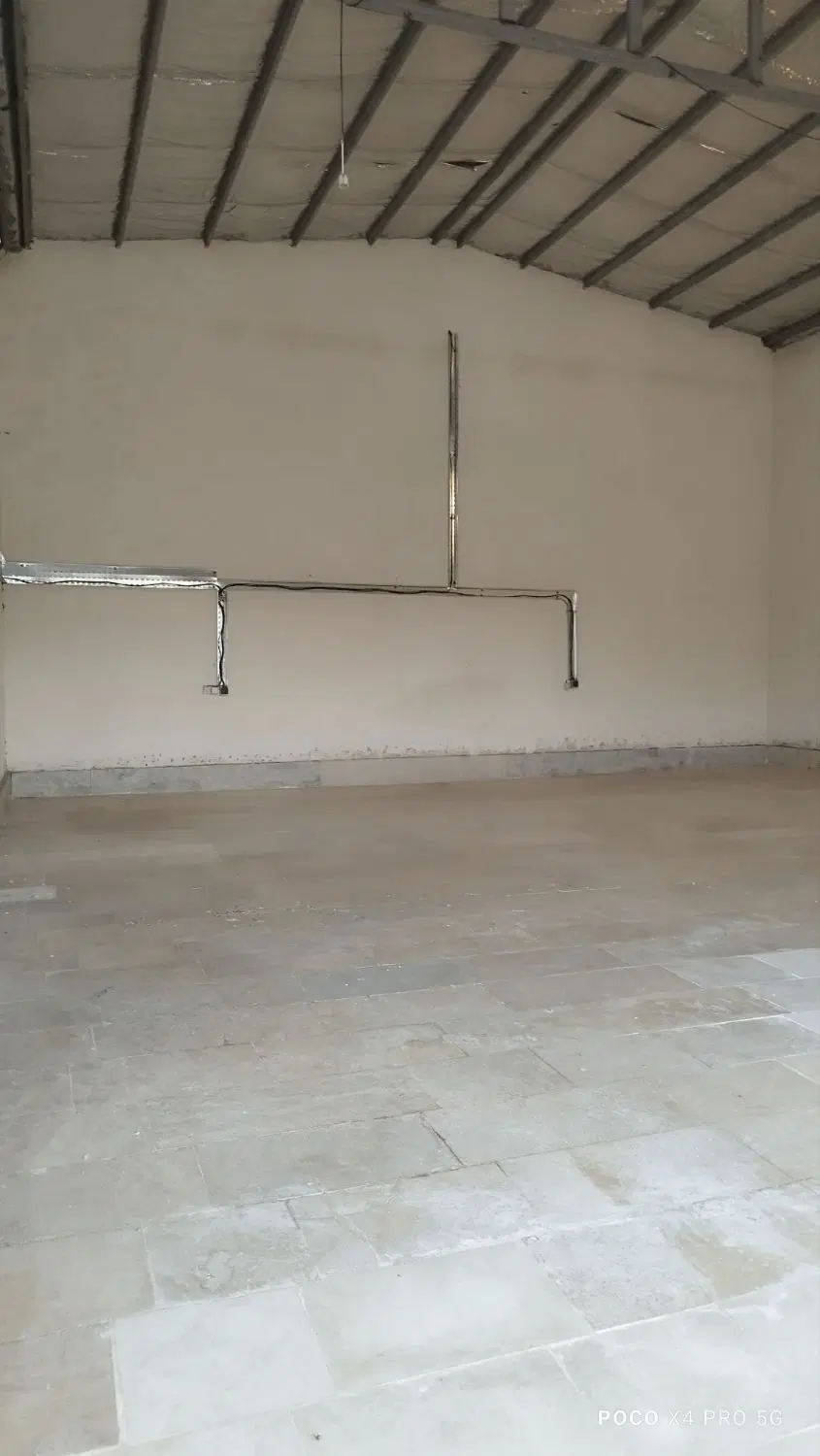 یک باب مغازه با آب و برق . گاز