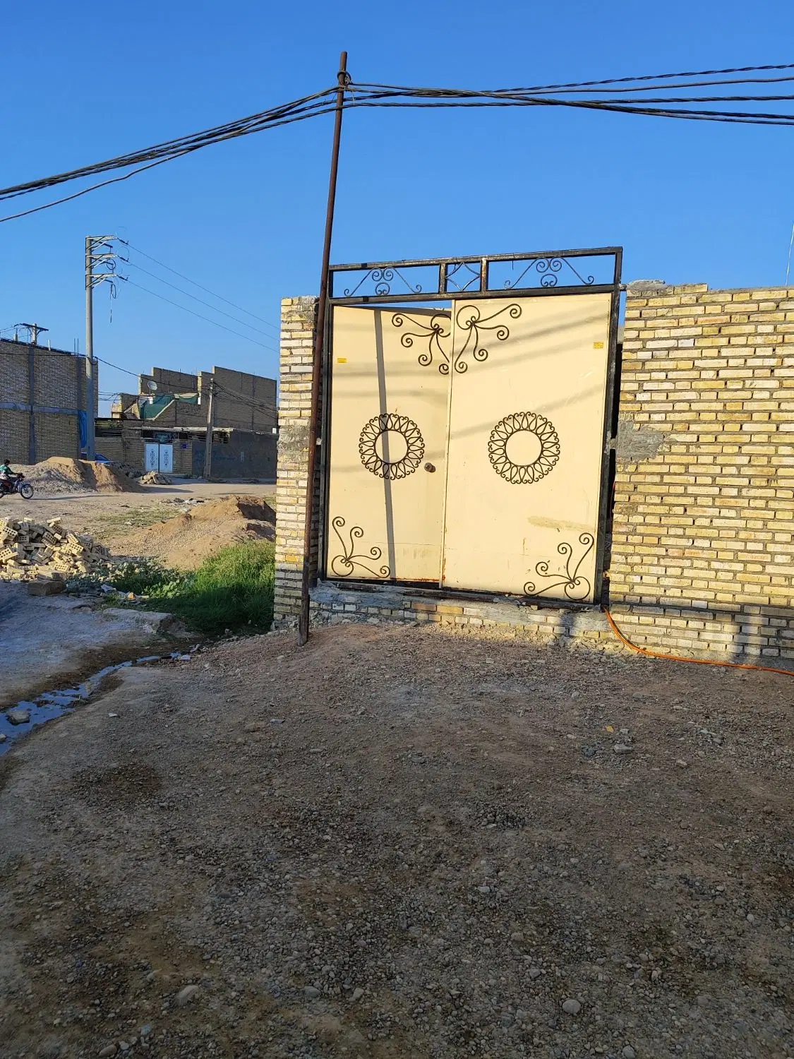 خانه نیمه کاره