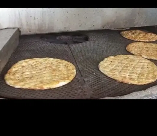 یک باب مغازه با مجوز نانوایی آزاد پز