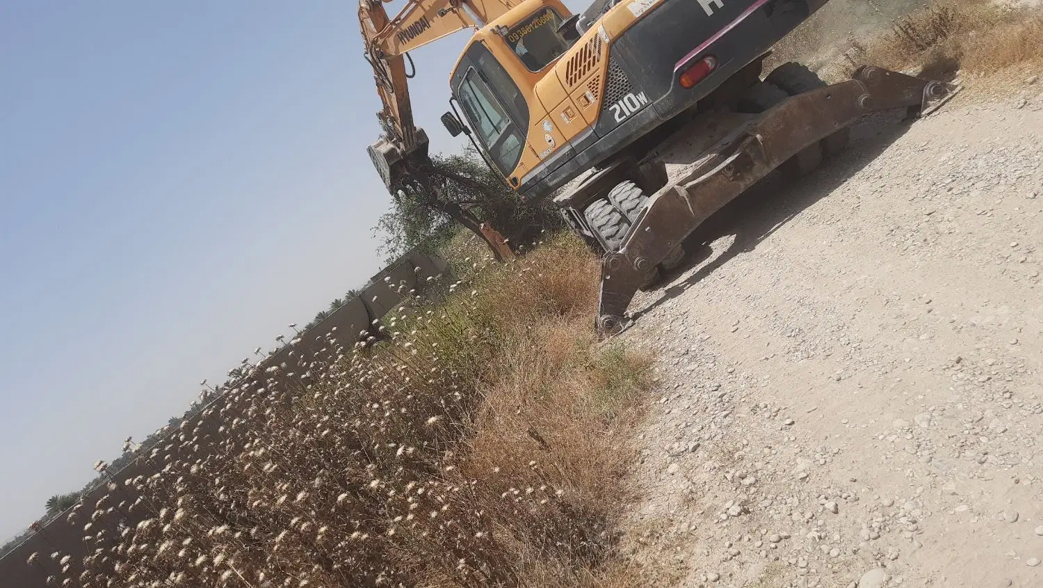زمین با مجوز ساخت