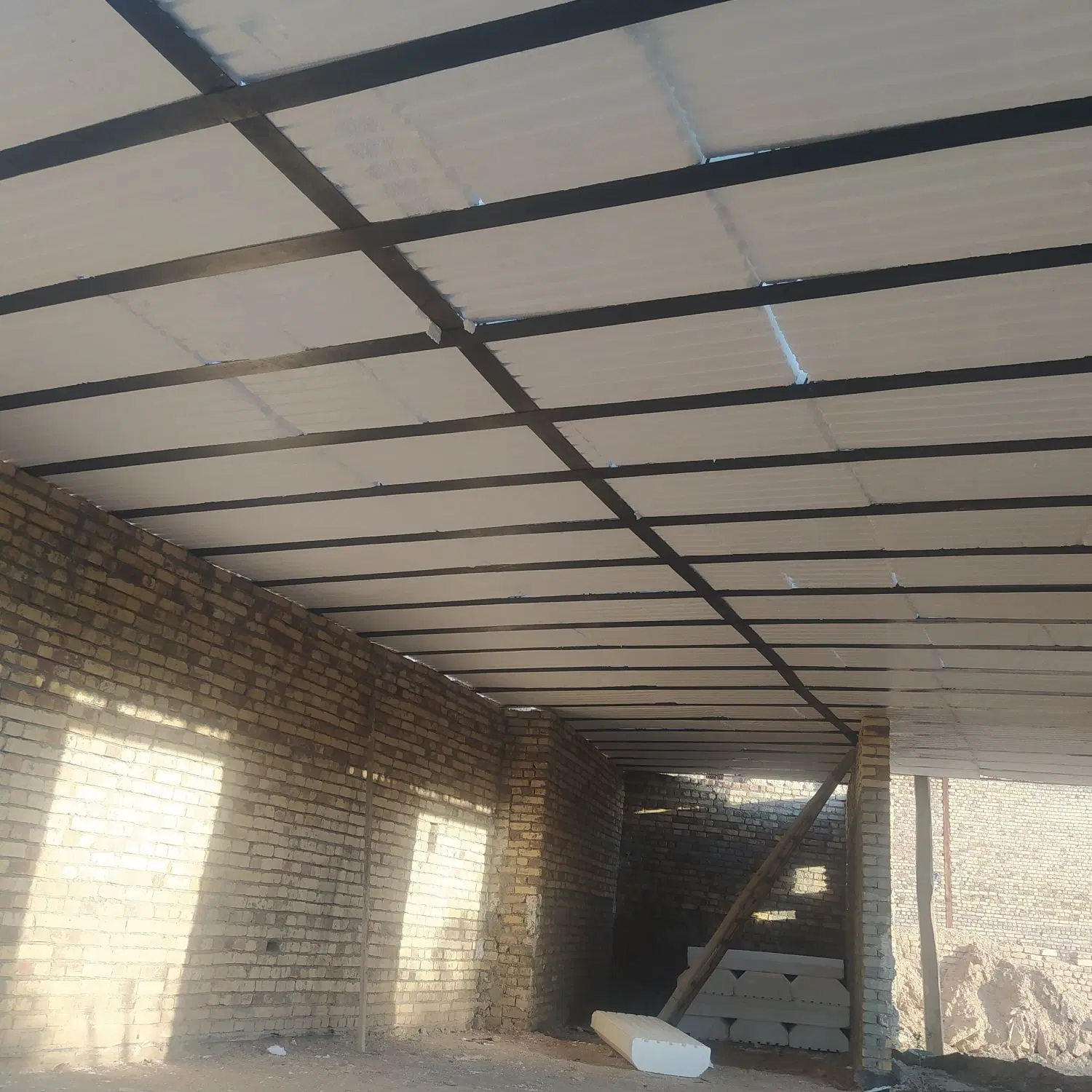 یک قطعه زمین ب متراژ ۱۳۰متر