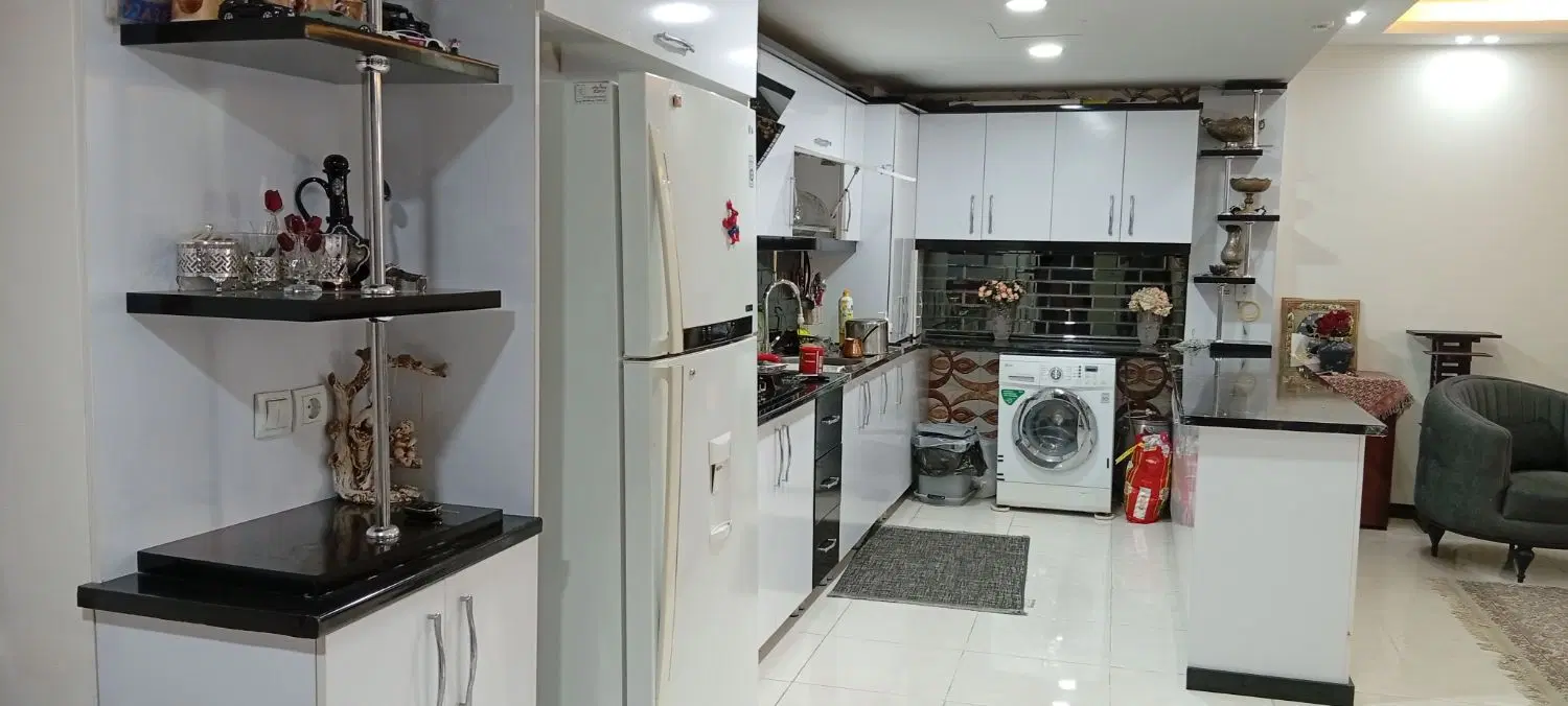 فروش آپارتمان دو خوابه ۱۳۵ متری شهرک گلستان