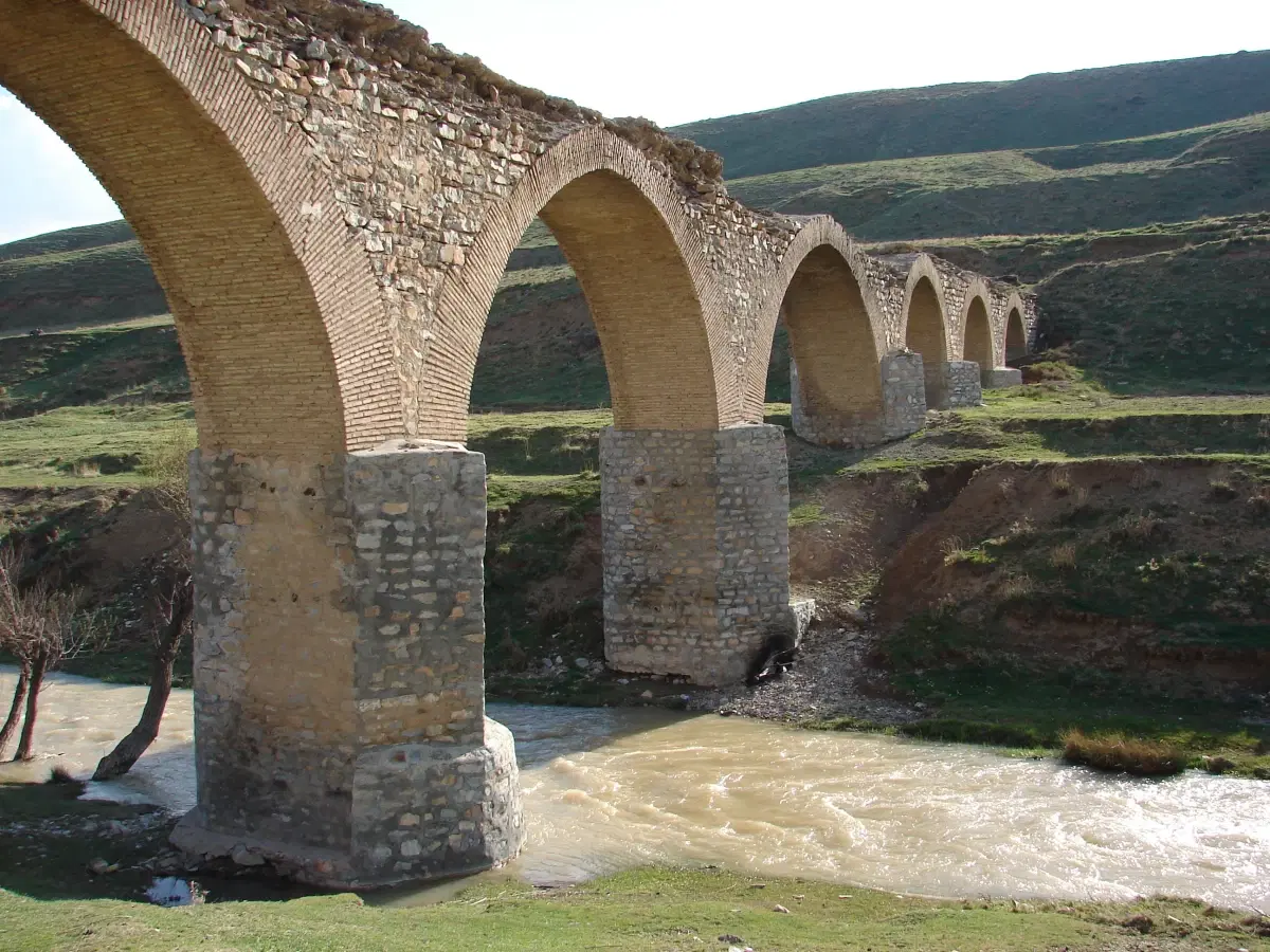 زمین قلعه حاتم