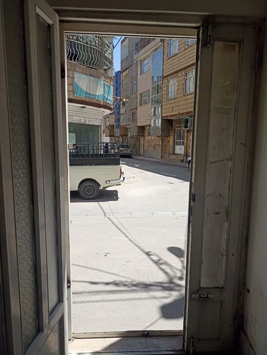 یک واحد۱۱۰متری راه جدا و مستقل فوری فروشی