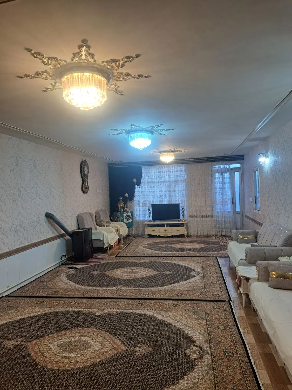 خانه ویلایی اخرغریبان