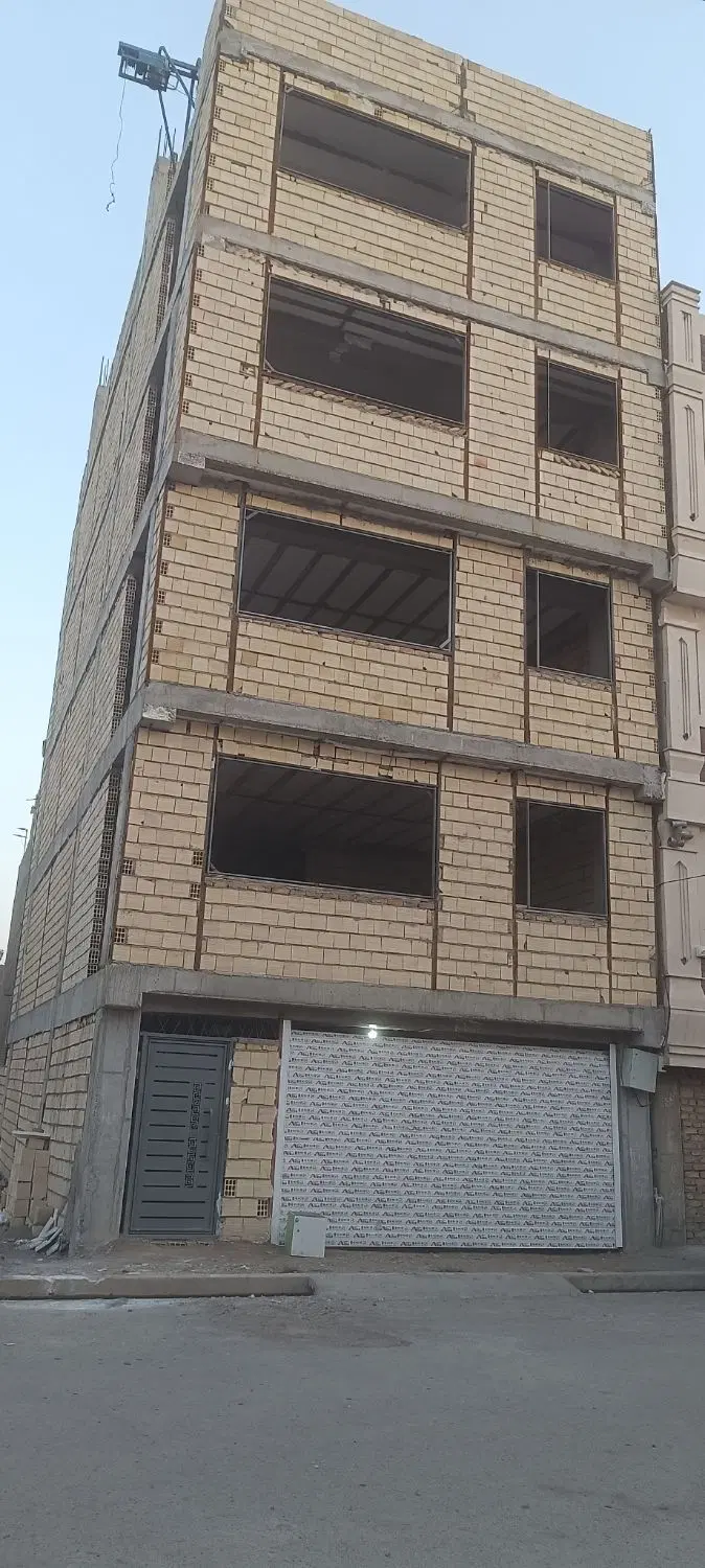 آپارتمان در حال ساخت