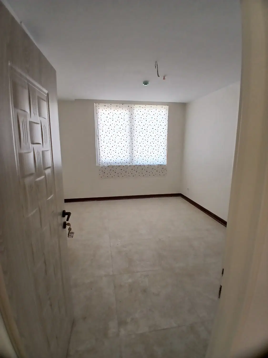 آپارتمان ۱۳۰ متری سه خواب نوساز نگارستان کرج