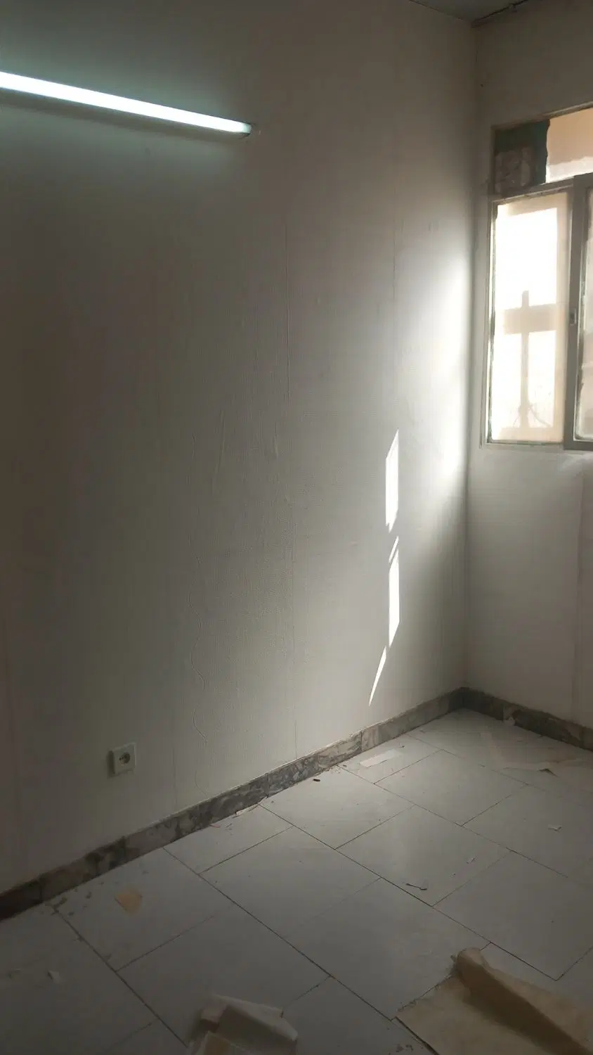 ۹۰متری ۲خوابه تک واحدی خ دامپزشکی کوچه سپیده..