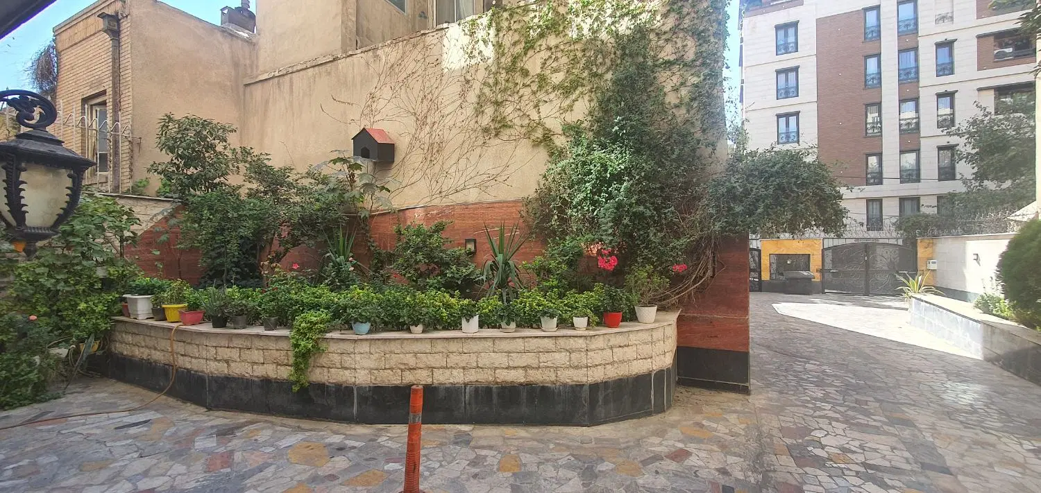 آپارتمان ۶۰ متری غرق نور