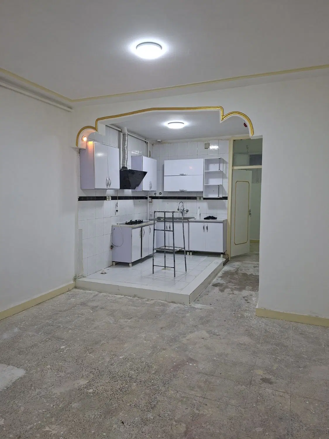 فروش خانه واقع در نبش دادگر ۱ دوخوابه