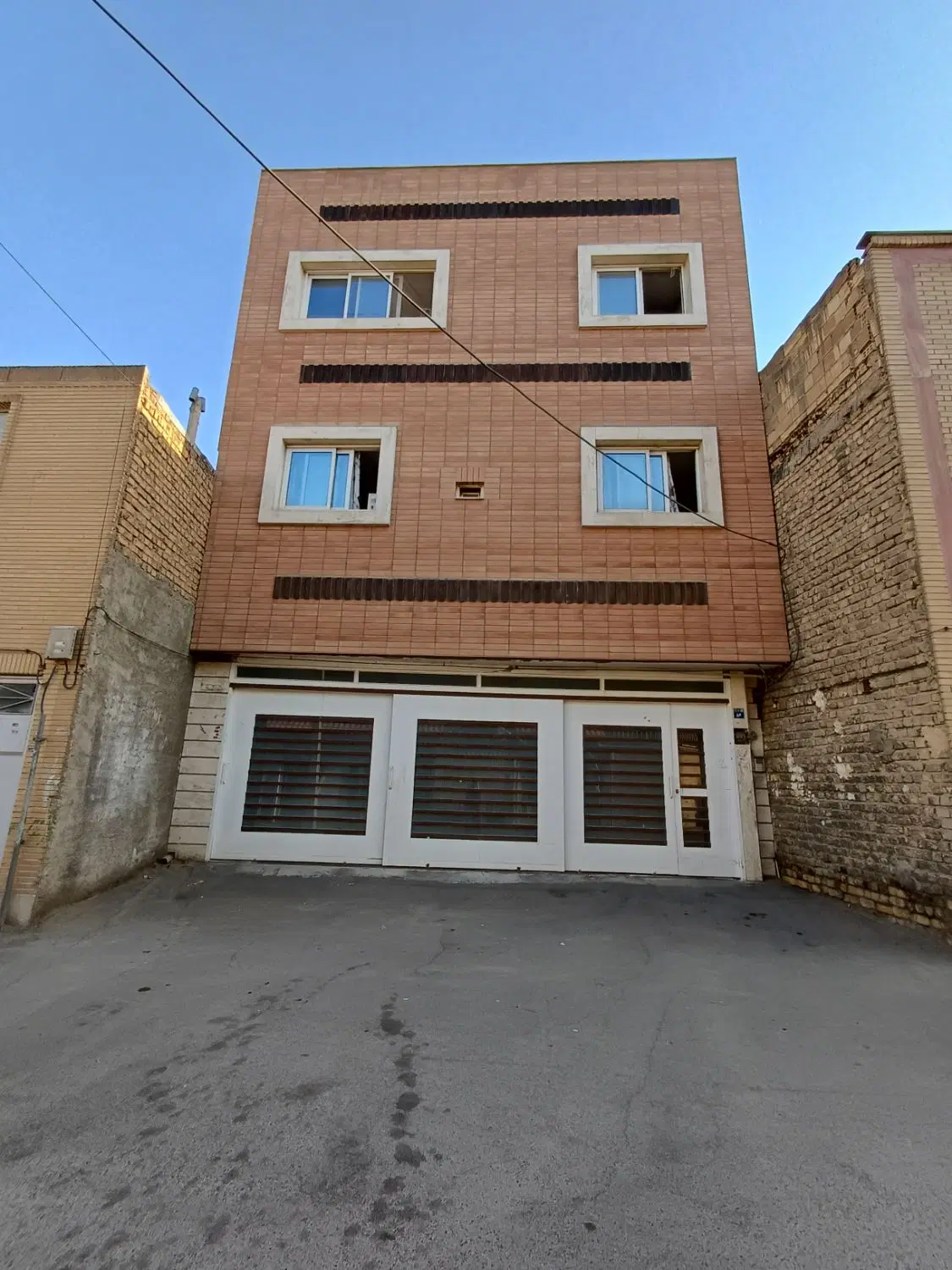 آپارتمان همکف حیاط اختصاصی ۸۵متر ۲خواب شهرک ولیعصر