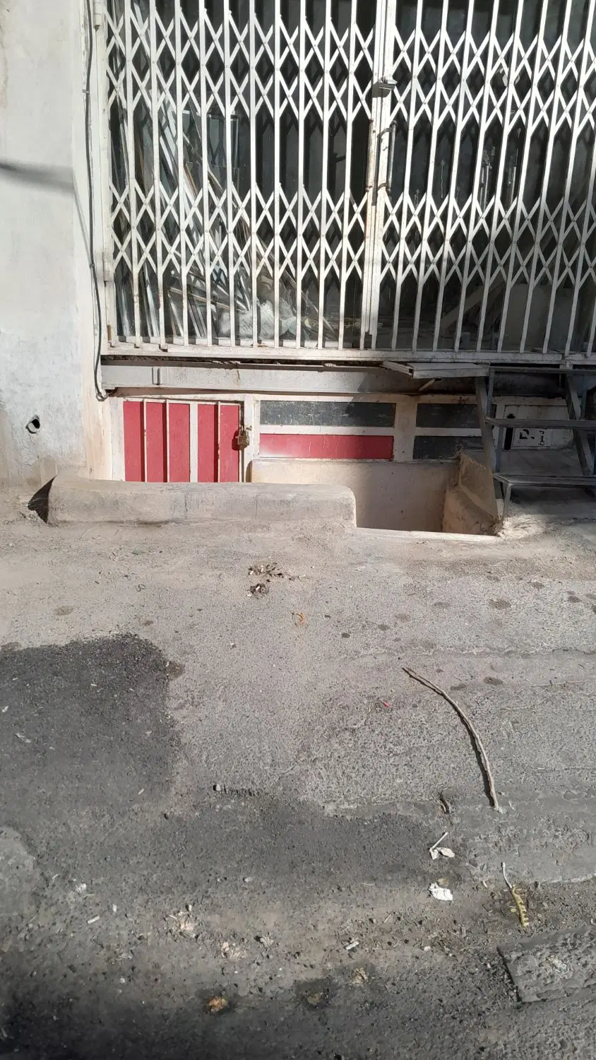 فروش زیر زمین