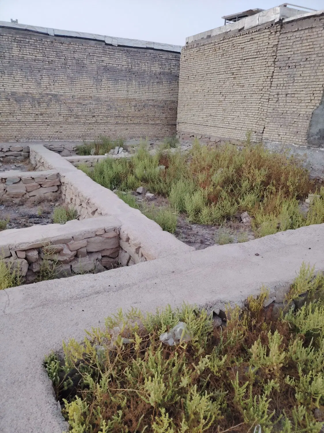 زمین فروشی