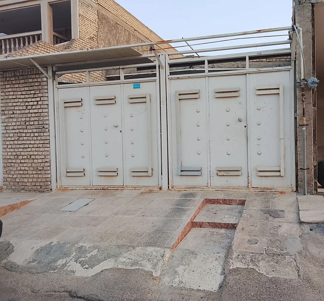 ملک ویلایی سر نبش یه طبقه