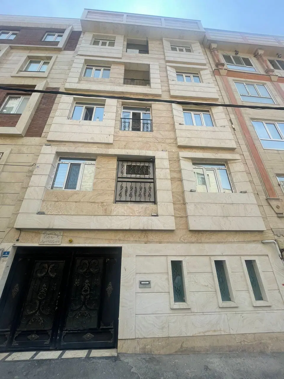 آپارتمان 146 متری با دو پارکینگ بدون مزاحم