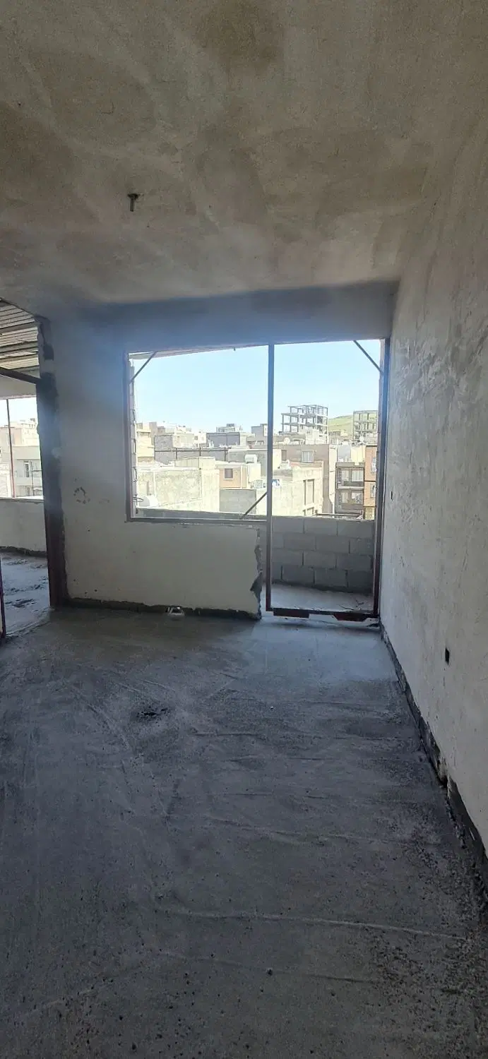 طبقه ۳ دوشان آسانسور روشن