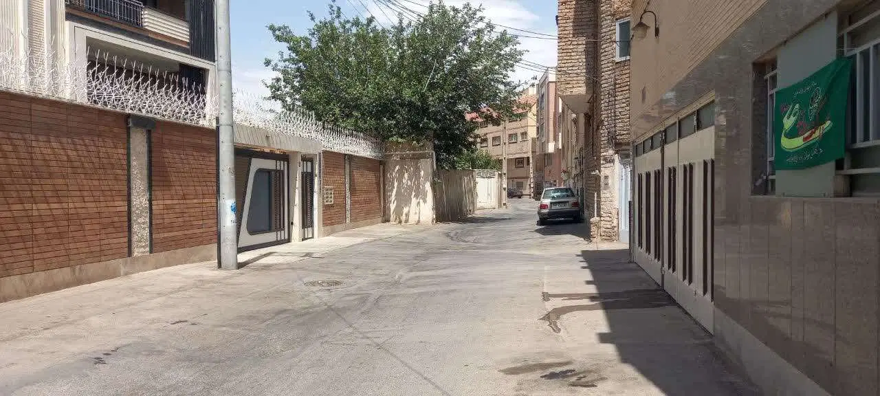 خانه کلنگی دو نبش_ سرمایه‌گذاری در مرکز اصفهان