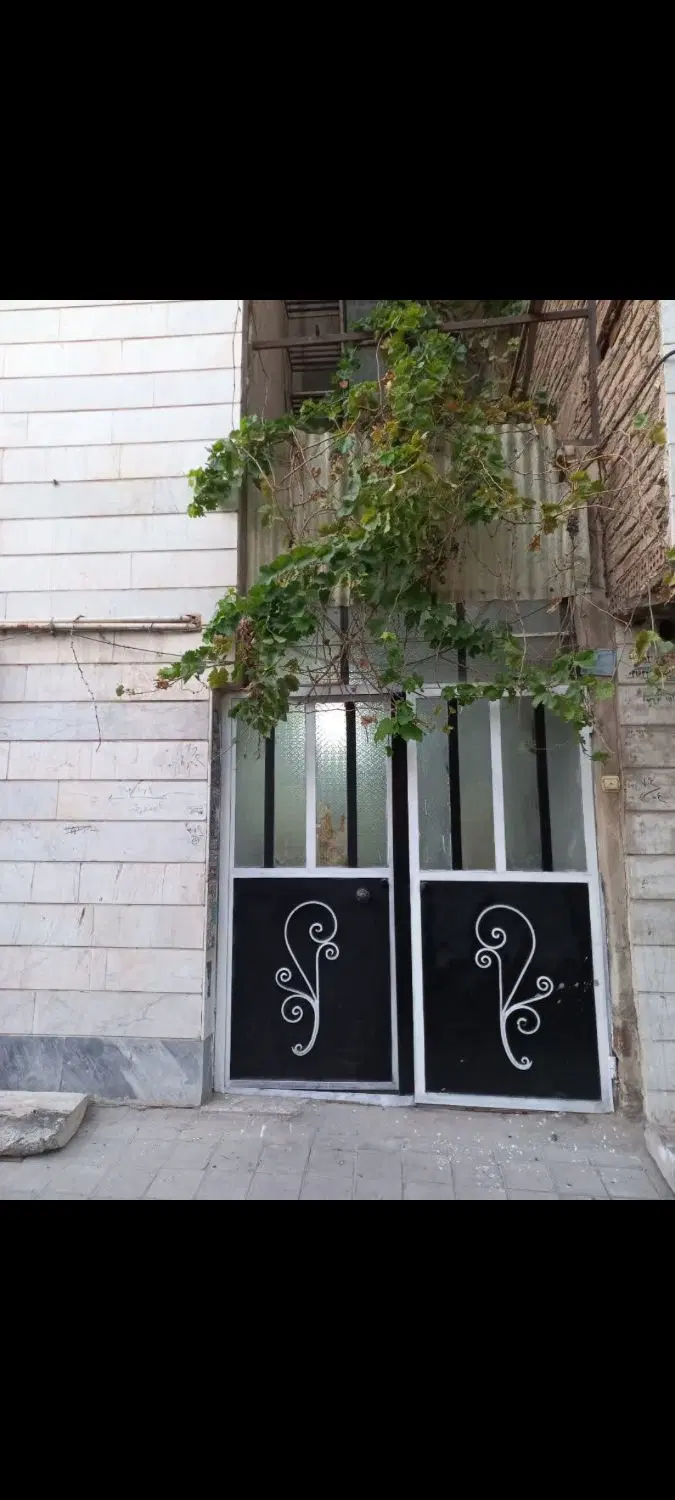 خانه دوطبقه ۴۲متر سلطان آباد کوچه حسینی