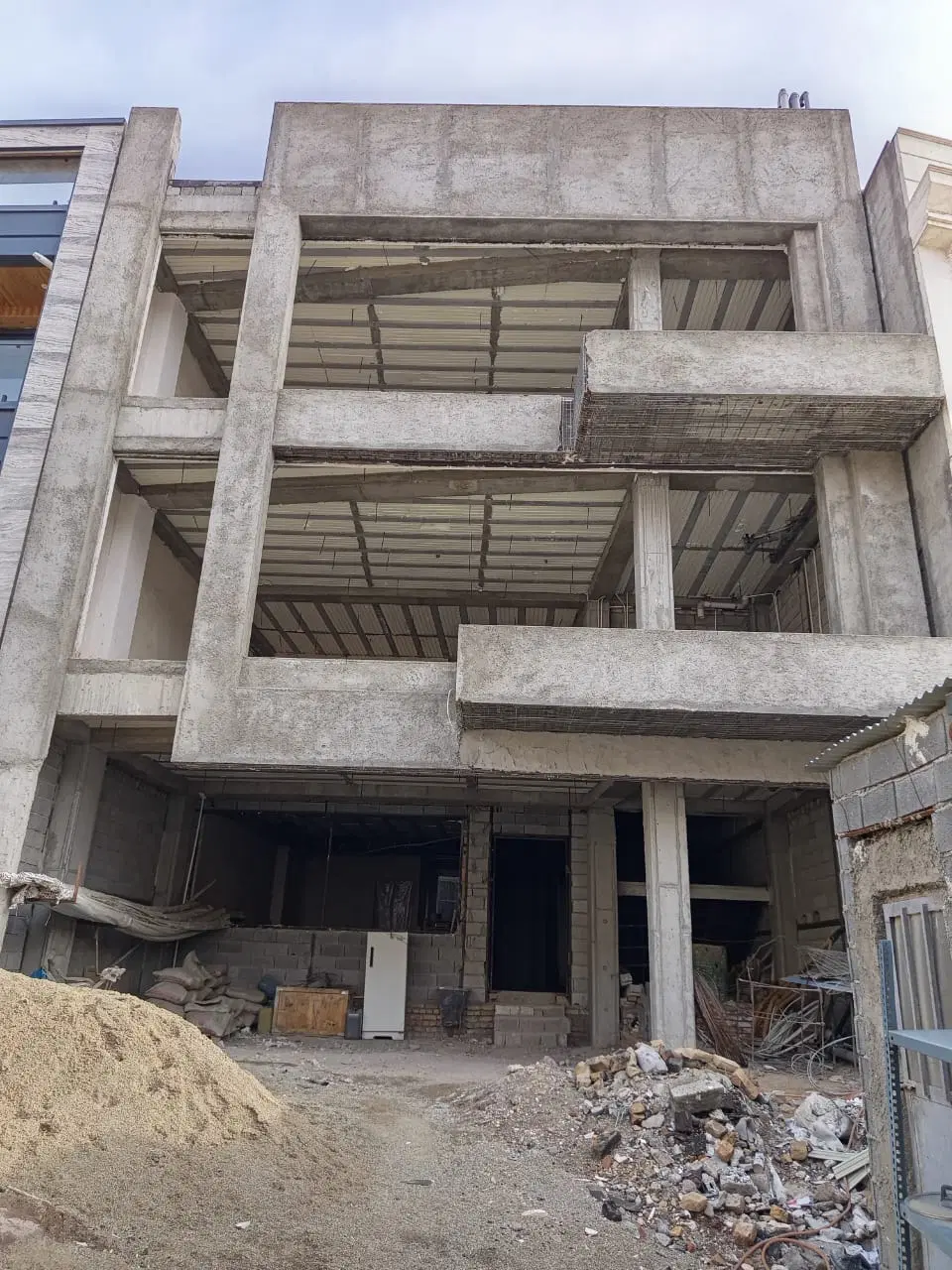 پردیس ویلا نیمه کاره