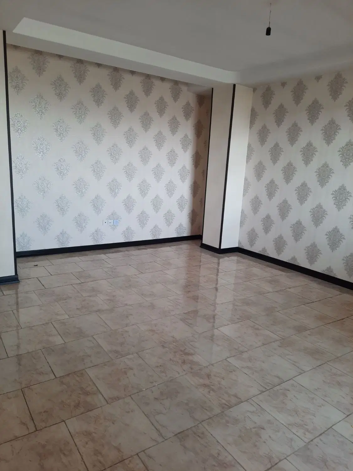 آپارتمان اجاره واحد ۹۰ متری . پریسا شرقی