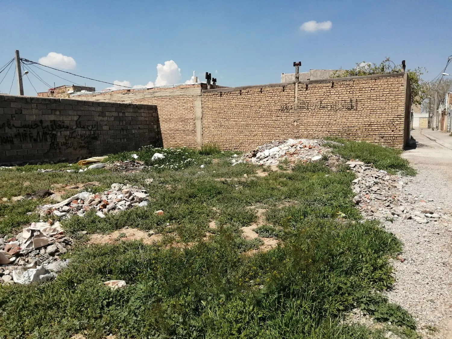 یک قطعه زمین به متراژ165متر