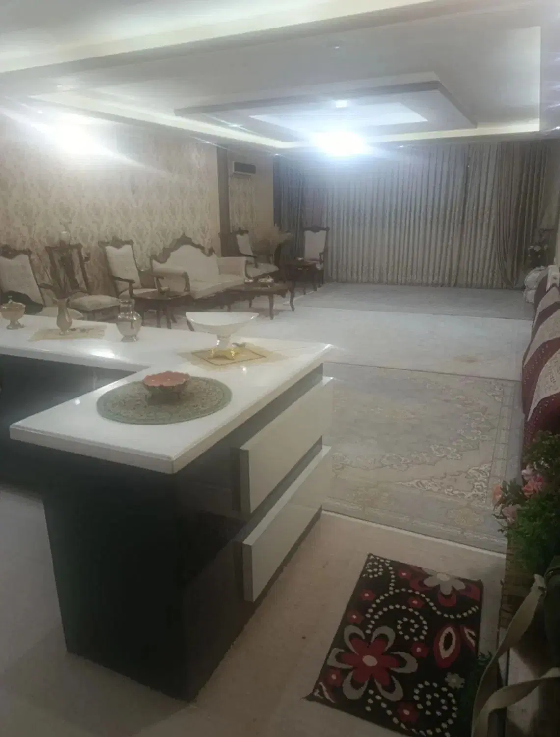 رهن و اجاره ۱۳۰ متری دو خواب فول امکانات