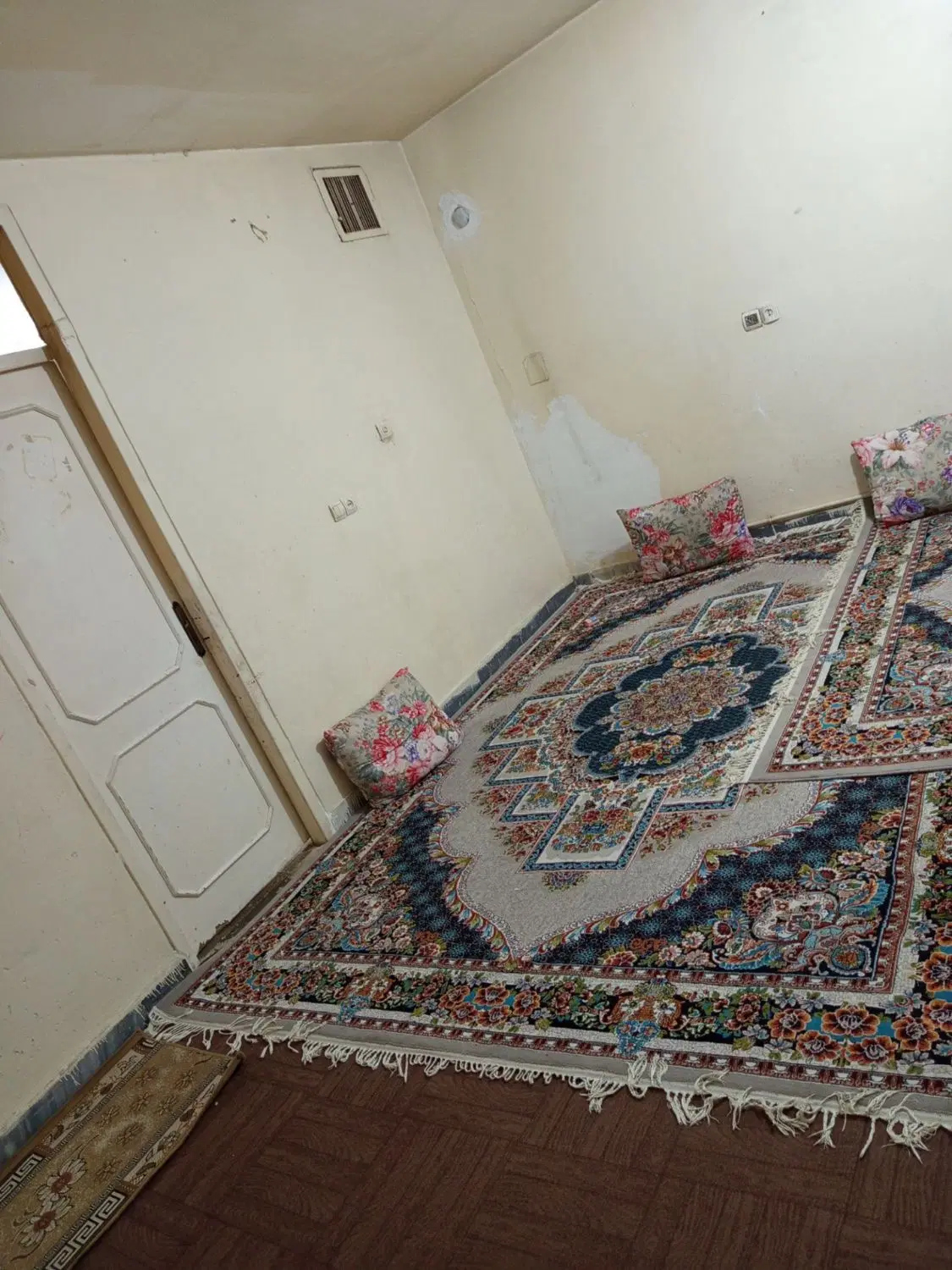 خانه ۶۵ متری یک خواب طبقه دوم پاکدشت