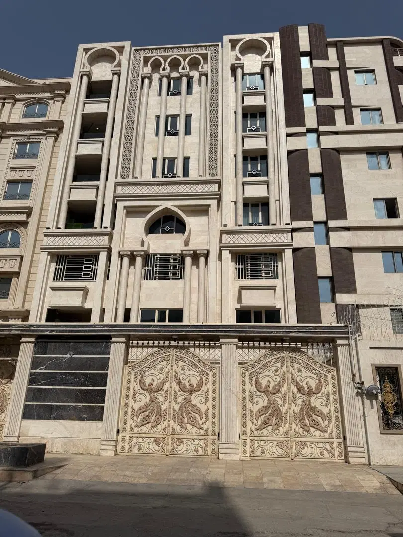 واحد ۳۰۷ متری_ ۴مستر_۳پارکینگ سندی_۳غربی
