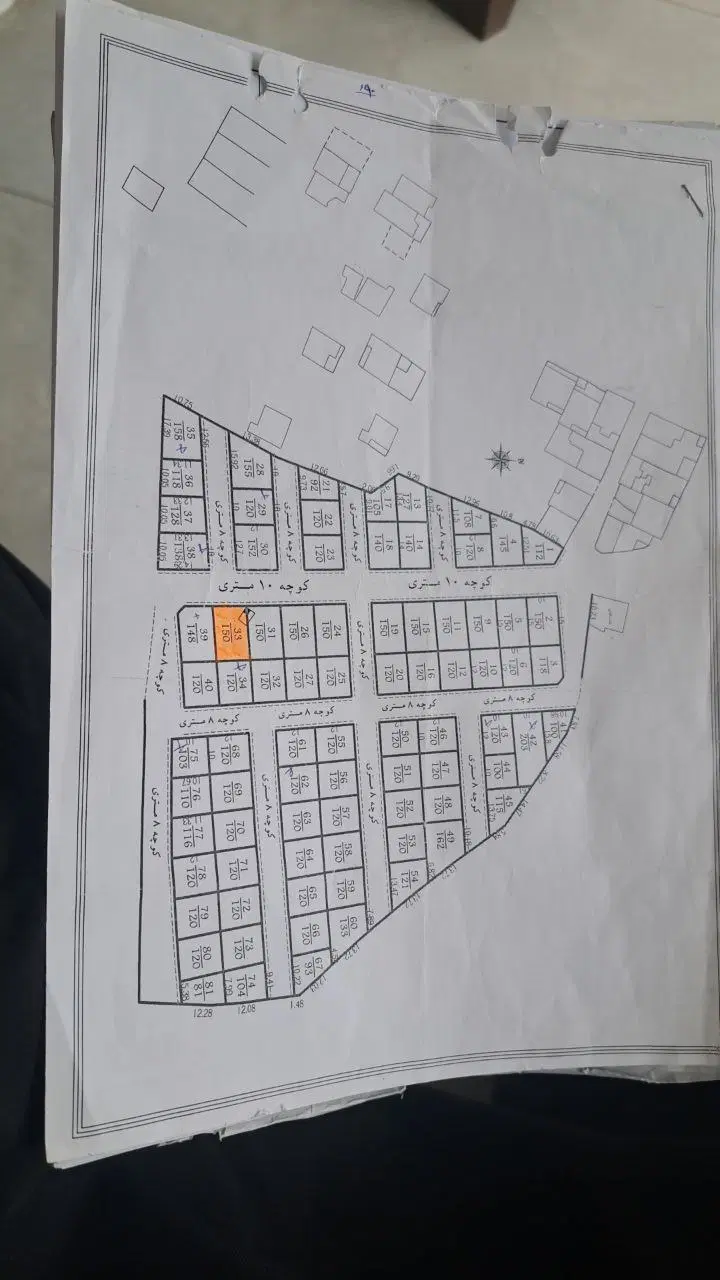منزل نیمه کاره درکمربندی دو کوچه فروشگاه ستاره شهر