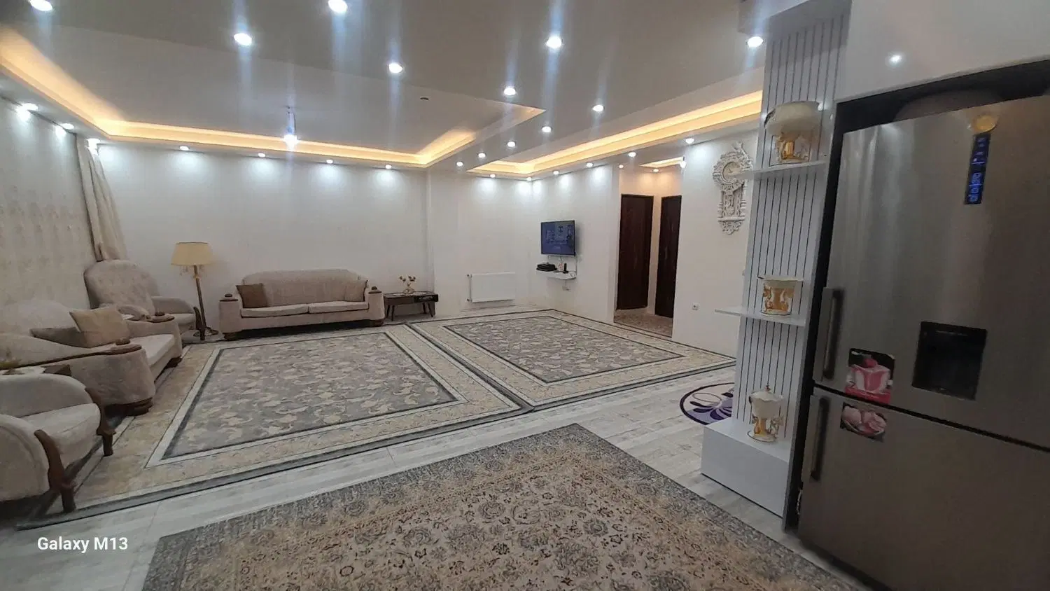 واحد در میدان مادر فول امکانات