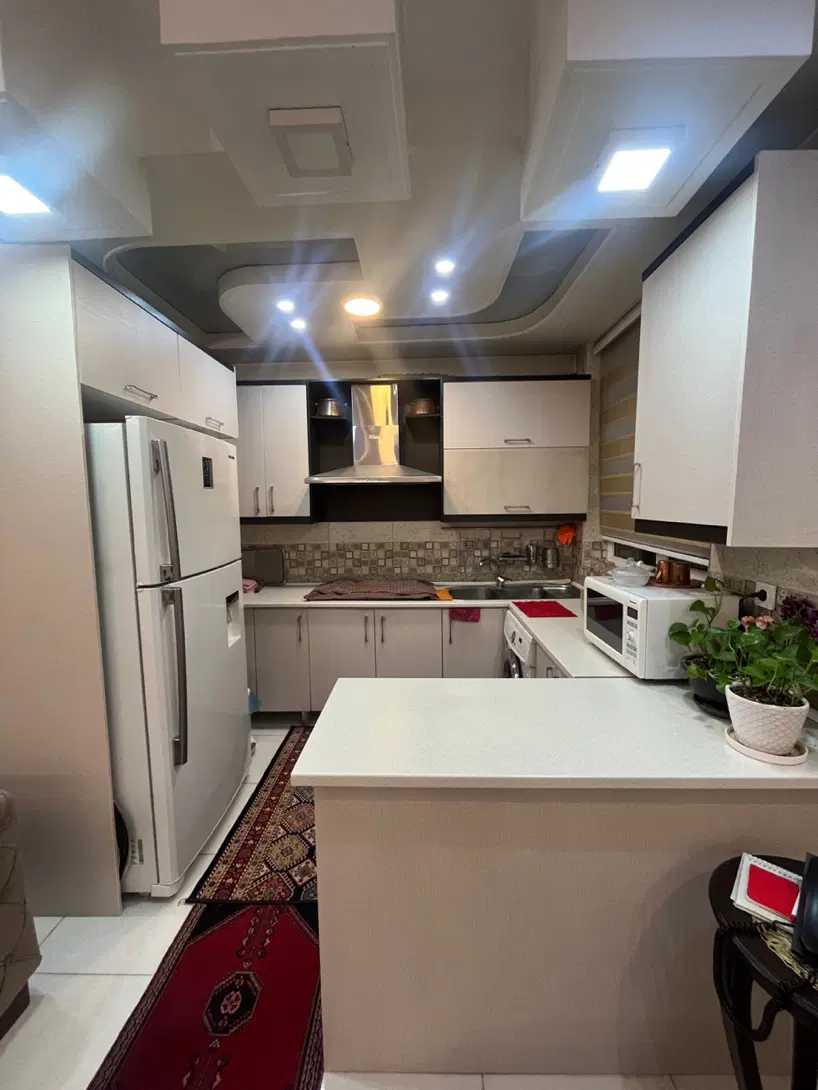 ۸۵متر آپارتمان خوش نقشه با پارکینگ