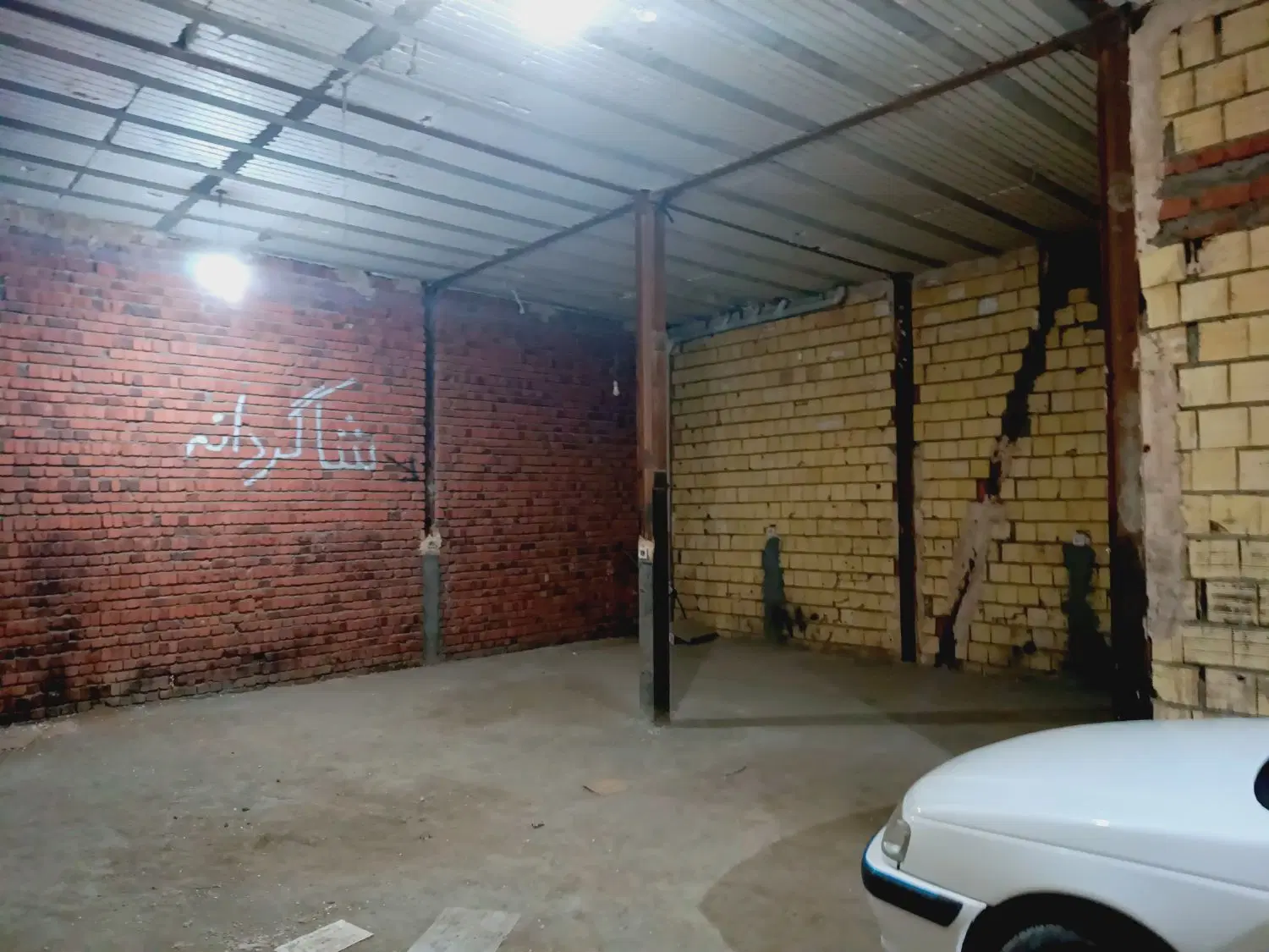 یک مغازه اجاره داده می شود فقط برای انباری
