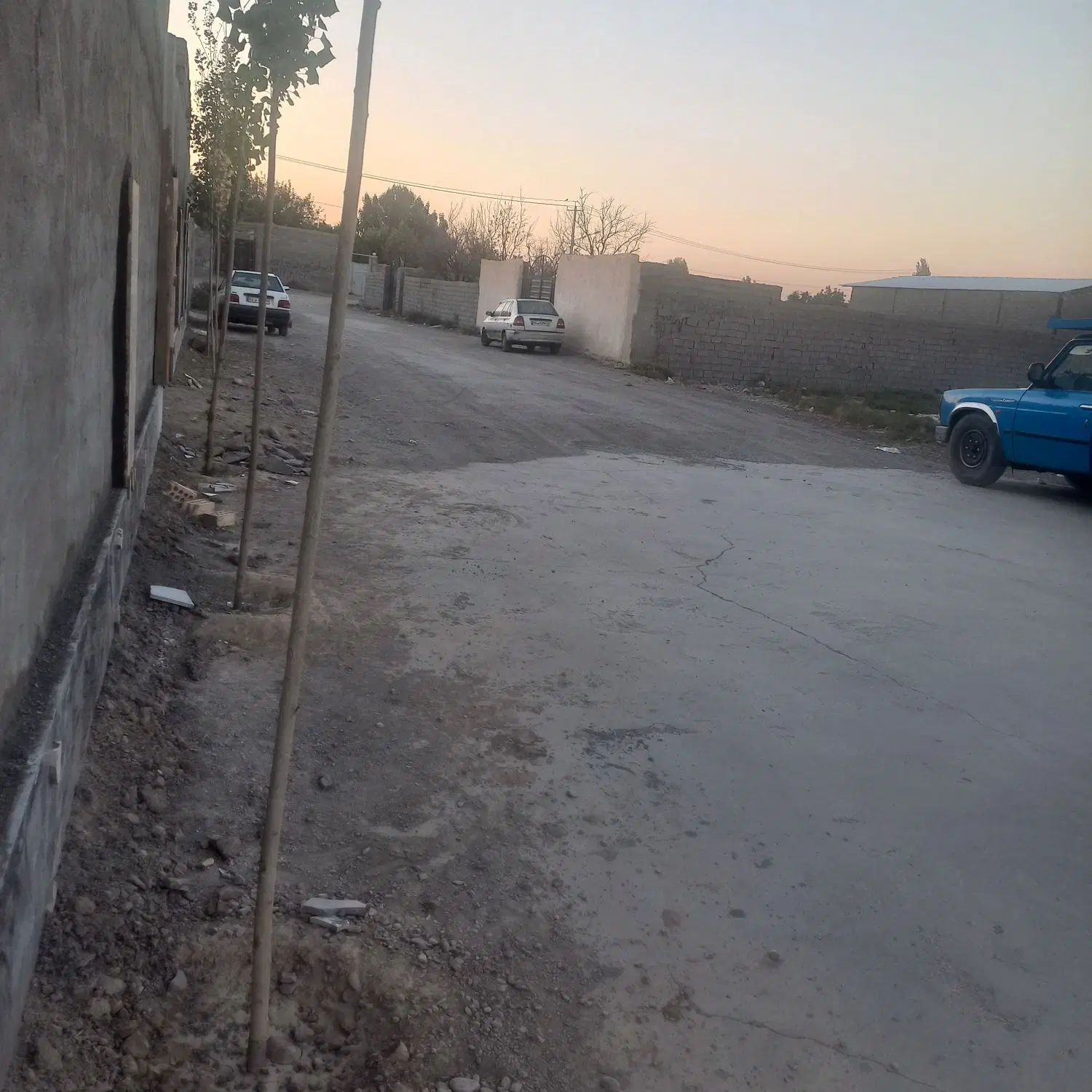 زمین ۲۰۰۰ متری دو ممر