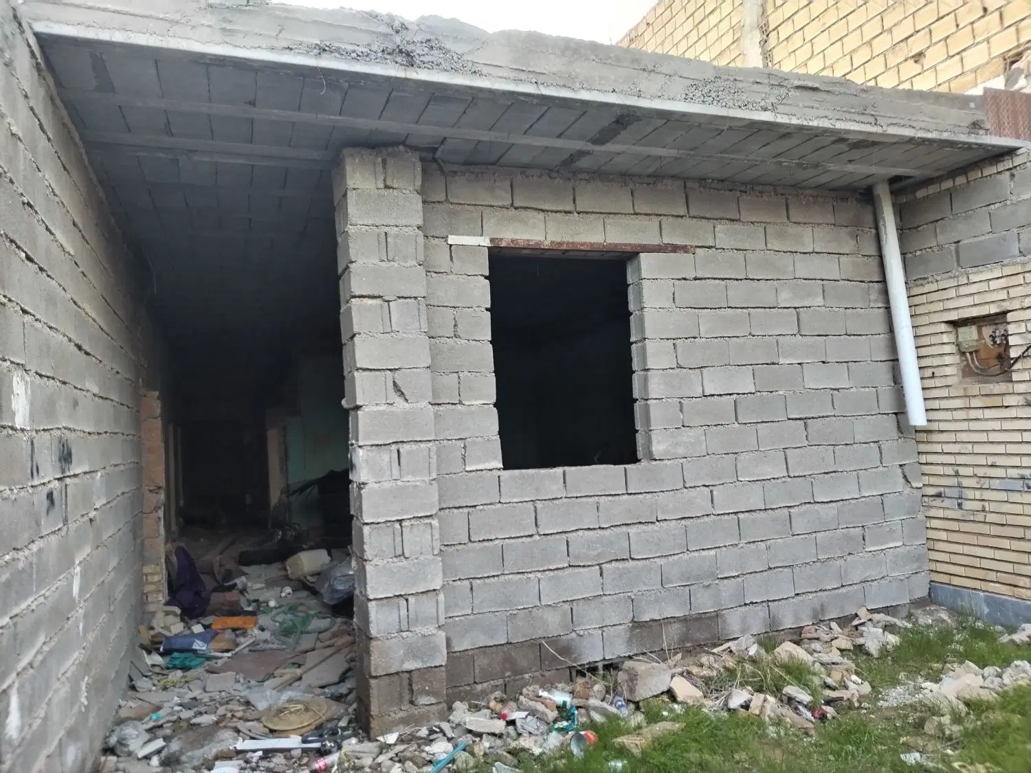 فروش فوری منزل 130 متری نیمه کاره